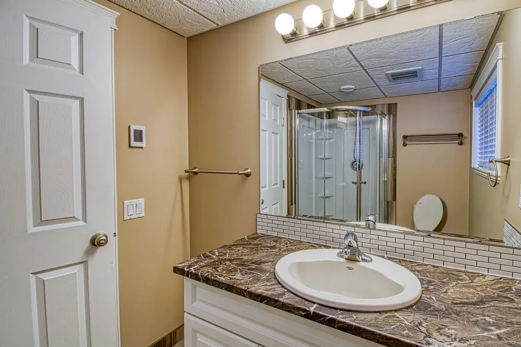 631 6a Street Beaverlodge AB T0H 0C0
