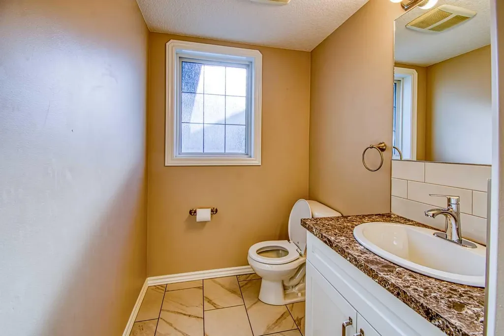 631 6a Street Beaverlodge AB T0H 0C0