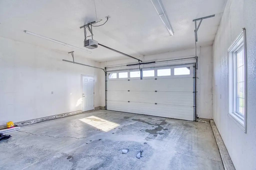 631 6a Street Beaverlodge AB T0H 0C0