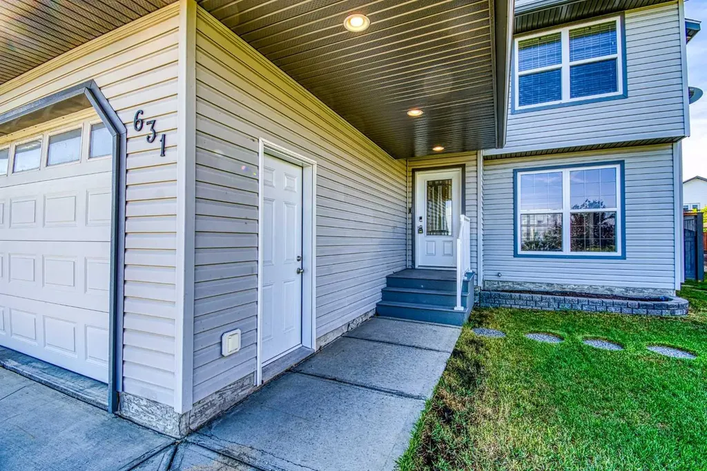 631 6a Street Beaverlodge AB T0H 0C0