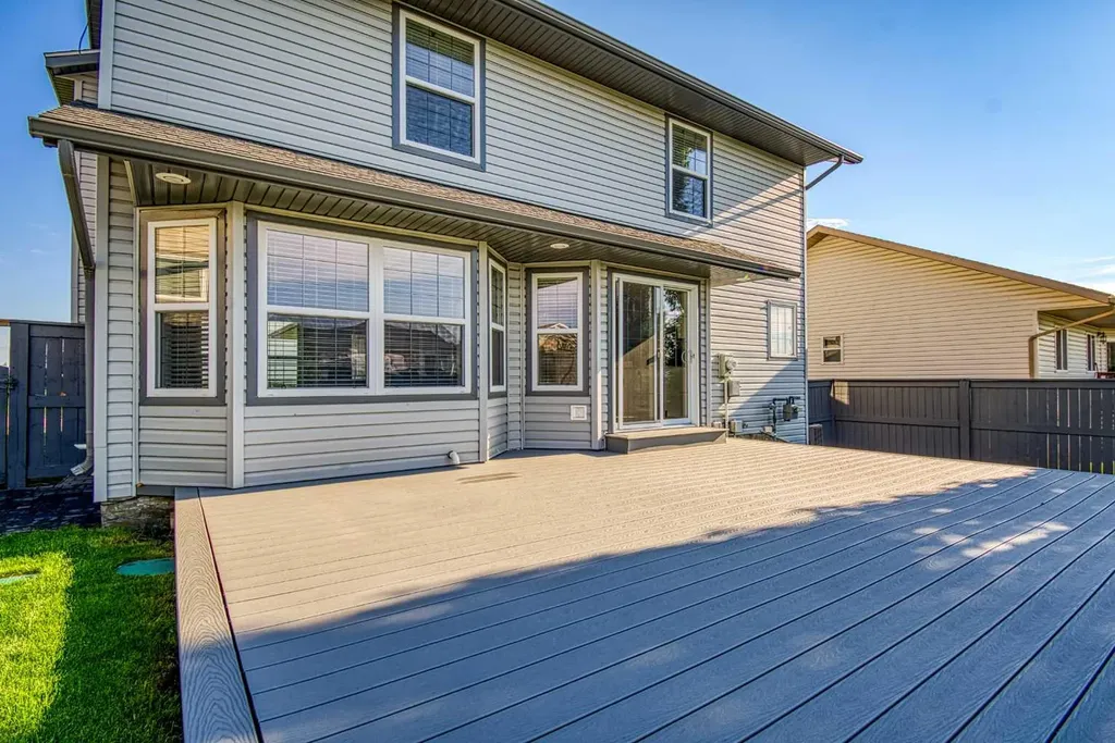631 6a Street Beaverlodge AB T0H 0C0