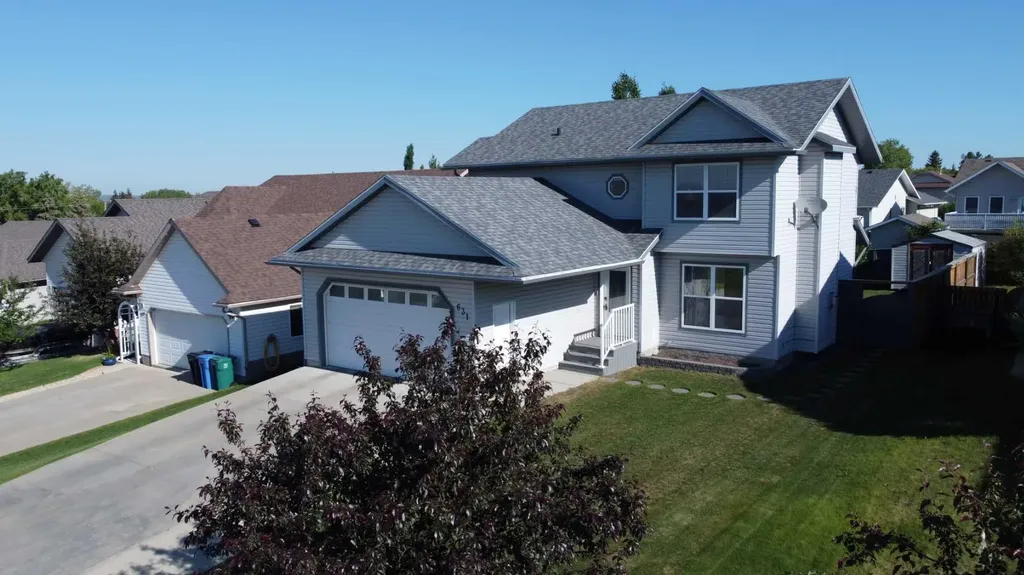 631 6a Street Beaverlodge AB T0H 0C0