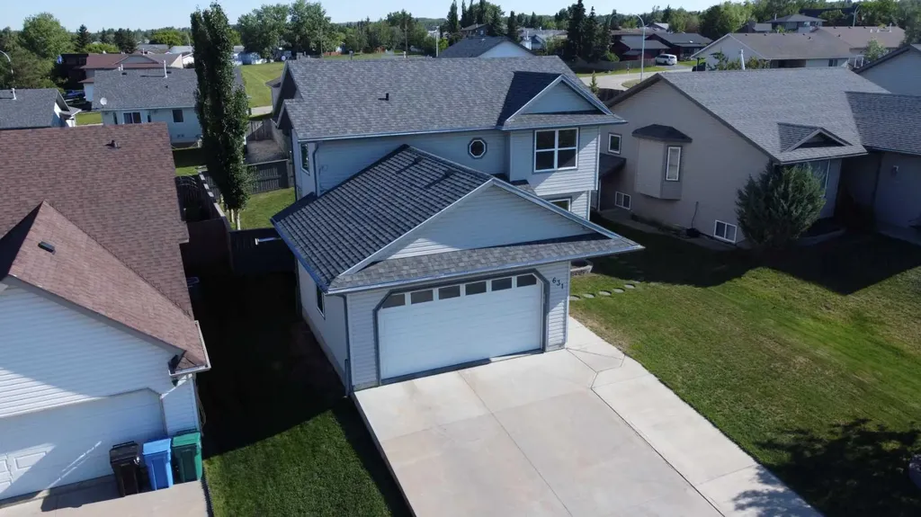 631 6a Street Beaverlodge AB T0H 0C0
