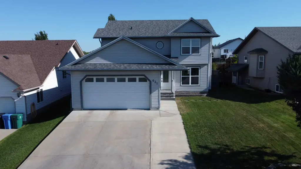631 6a Street Beaverlodge AB T0H 0C0