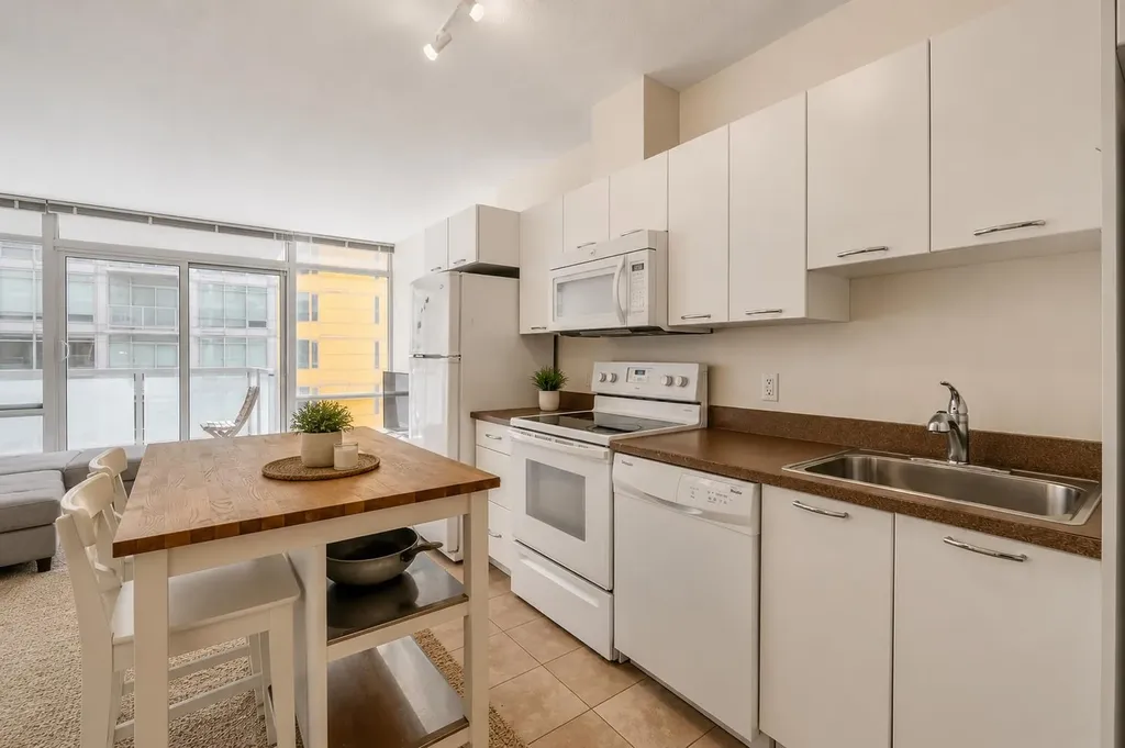 3830 Brentwood Road NW Calgary AB T2L 1K8