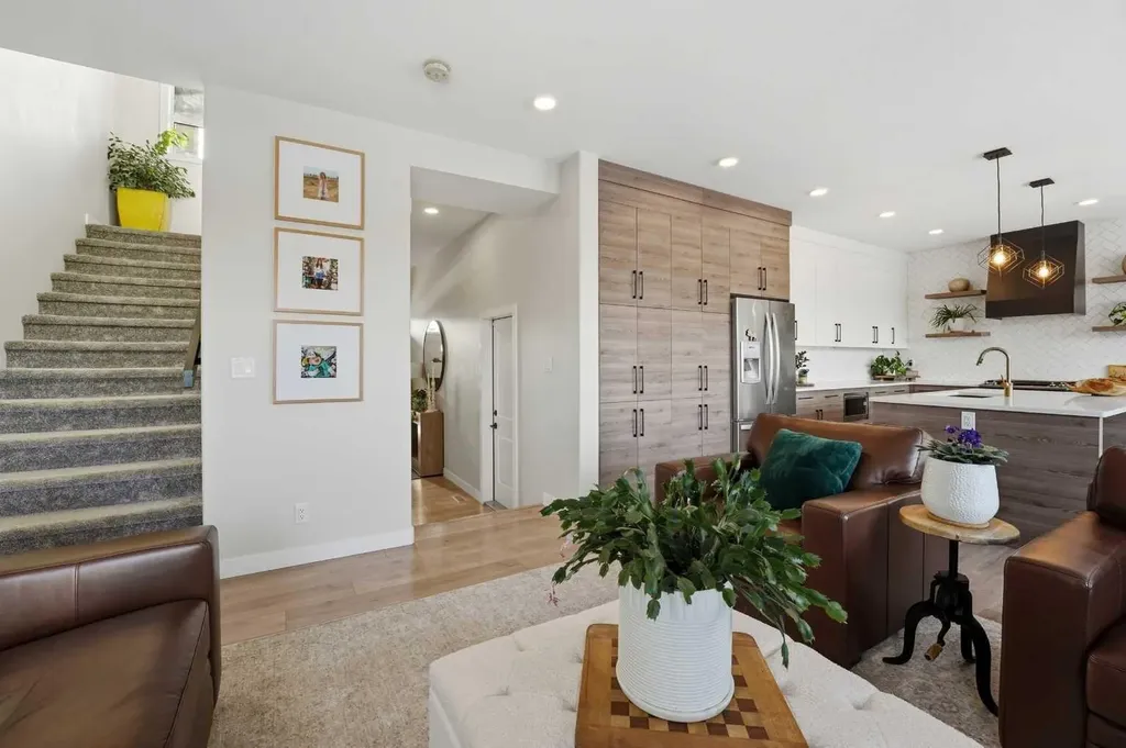 20 Ellington Crescent Red Deer AB T4P 3E2