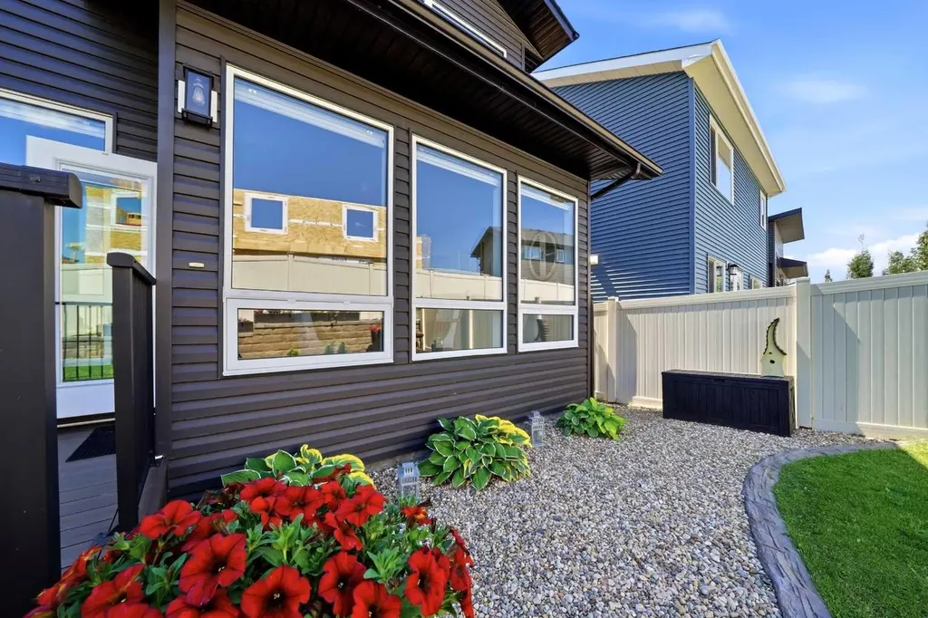 20 Ellington Crescent Red Deer AB T4P 3E2