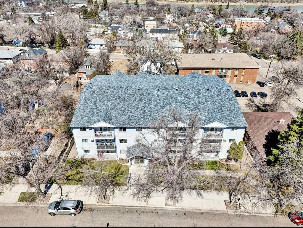 252 4 Street SE Medicine Hat AB T1A0K1