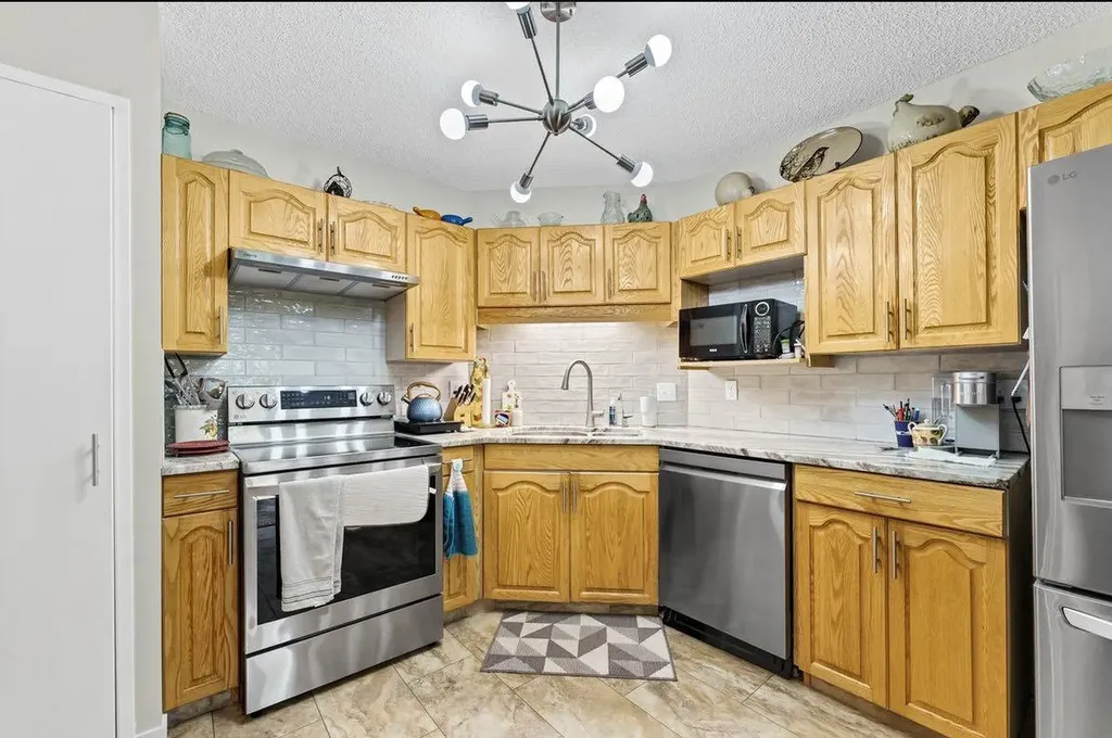 252 4 Street SE Medicine Hat AB T1A0K1