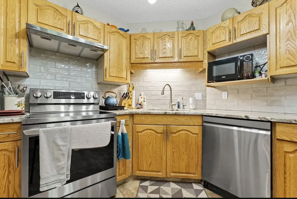 252 4 Street SE Medicine Hat AB T1A0K1