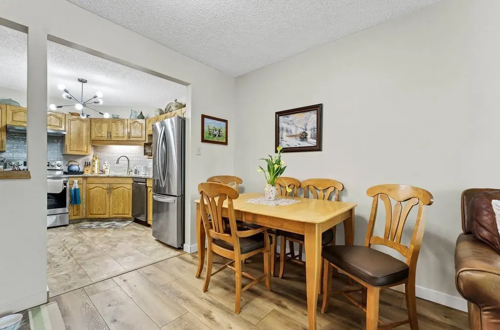 252 4 Street SE Medicine Hat AB T1A0K1