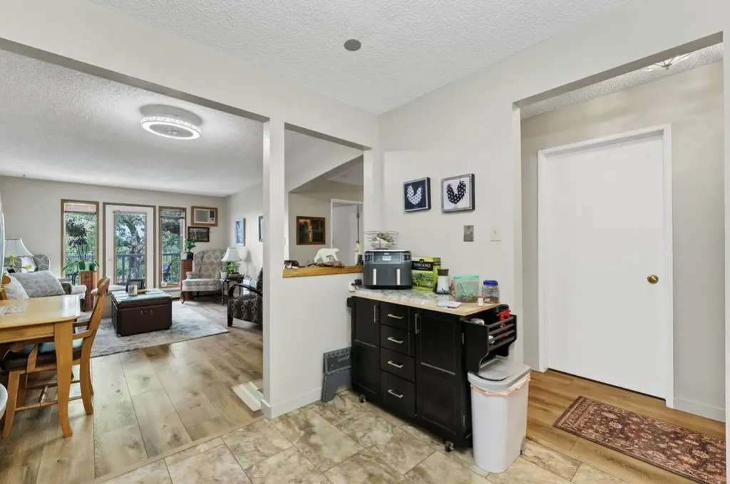 252 4 Street SE Medicine Hat AB T1A0K1