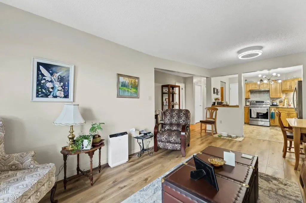 252 4 Street SE Medicine Hat AB T1A0K1