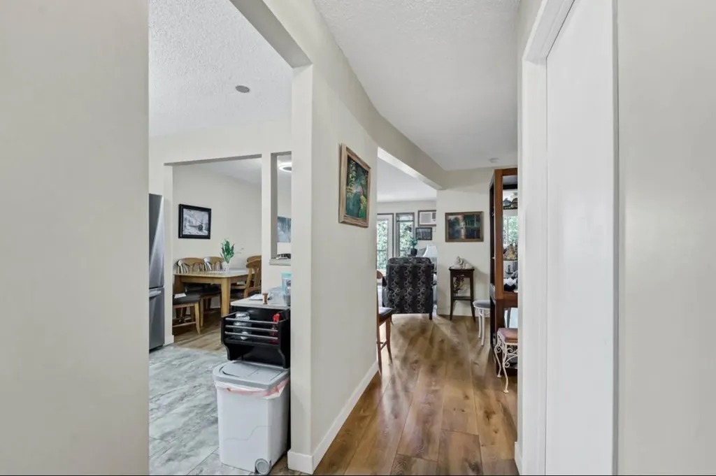 252 4 Street SE Medicine Hat AB T1A0K1