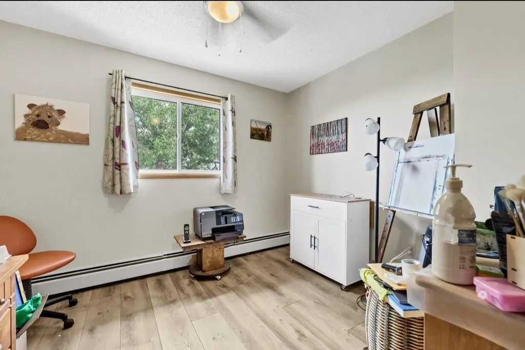 252 4 Street SE Medicine Hat AB T1A0K1