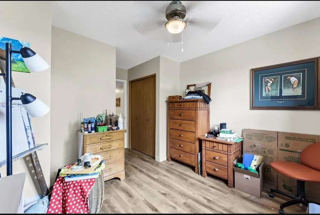 252 4 Street SE Medicine Hat AB T1A0K1