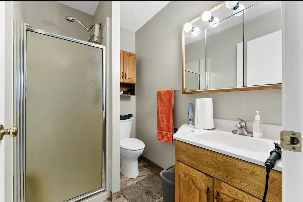 252 4 Street SE Medicine Hat AB T1A0K1
