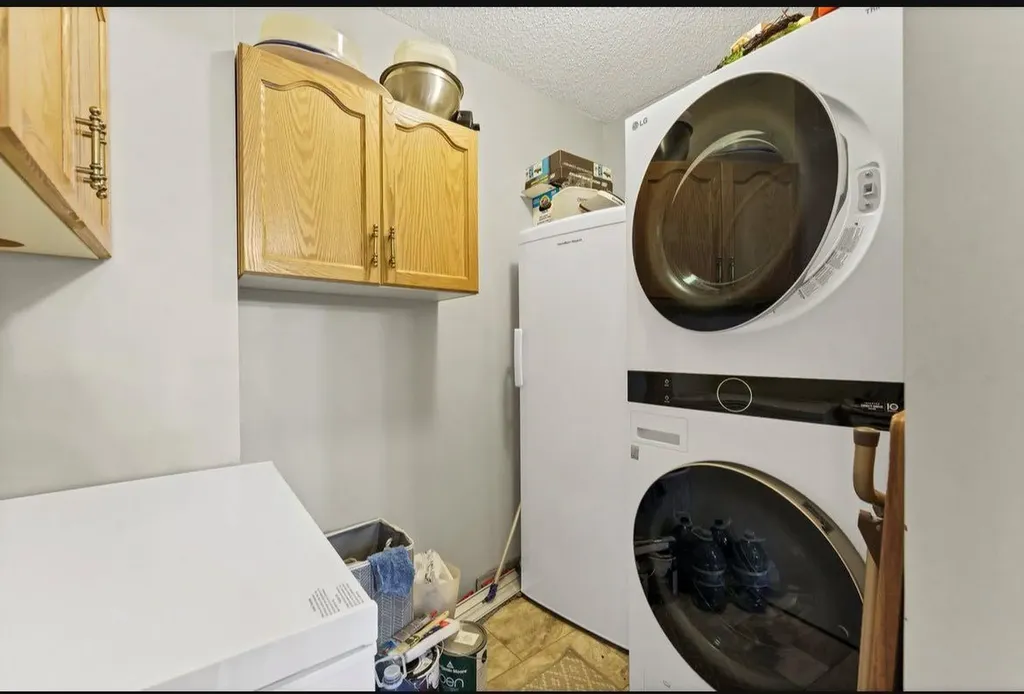252 4 Street SE Medicine Hat AB T1A0K1