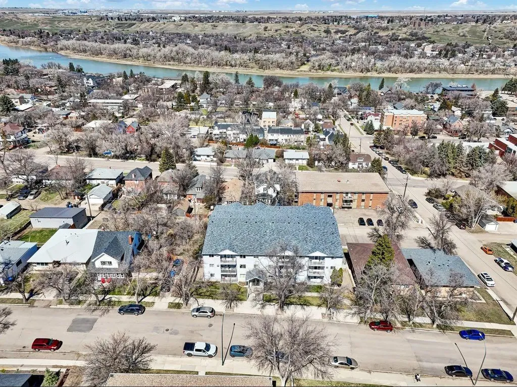 252 4 Street SE Medicine Hat AB T1A0K1