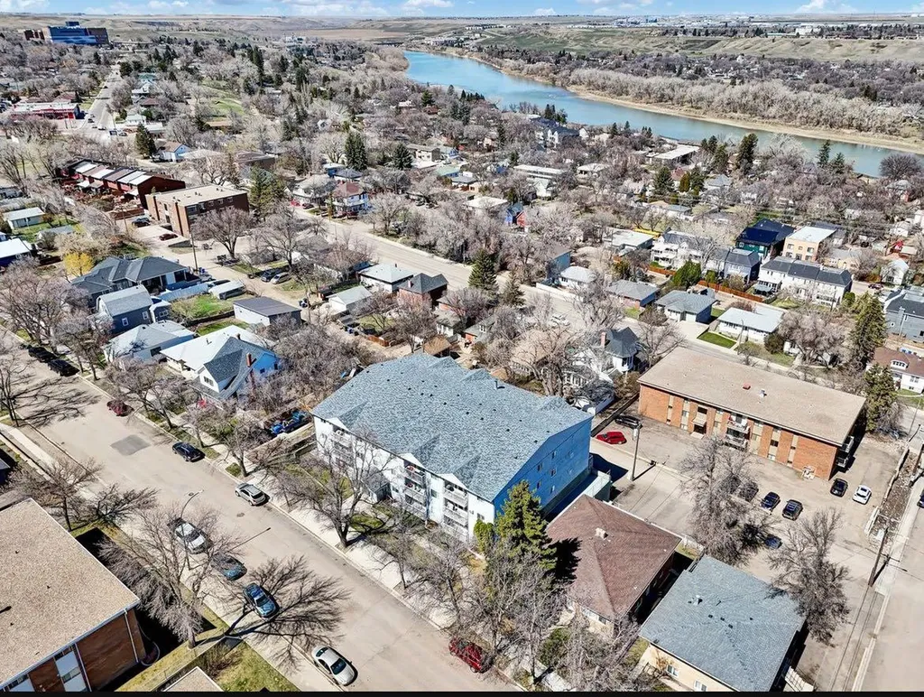 252 4 Street SE Medicine Hat AB T1A0K1