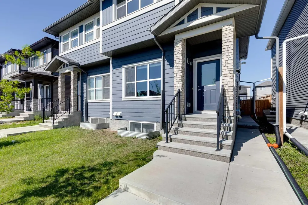 47 Cornerbrook Gate NE Calgary AB T3N 1L6