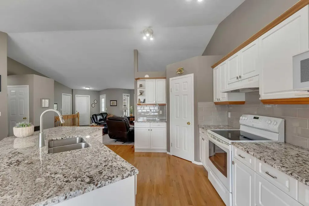 438 Carriage Lane Crossing Carstairs AB T0M 0N0