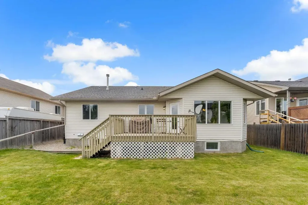 438 Carriage Lane Crossing Carstairs AB T0M 0N0