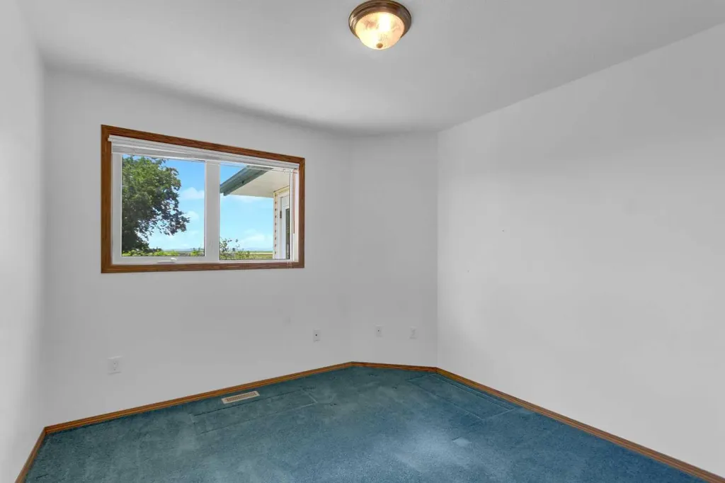 5061 48 Avenue Stavely AB T0L 1Z0