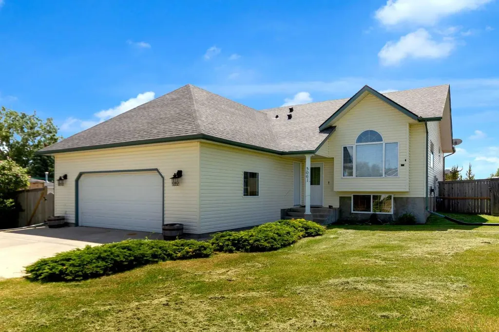 5061 48 Avenue Stavely AB T0L 1Z0