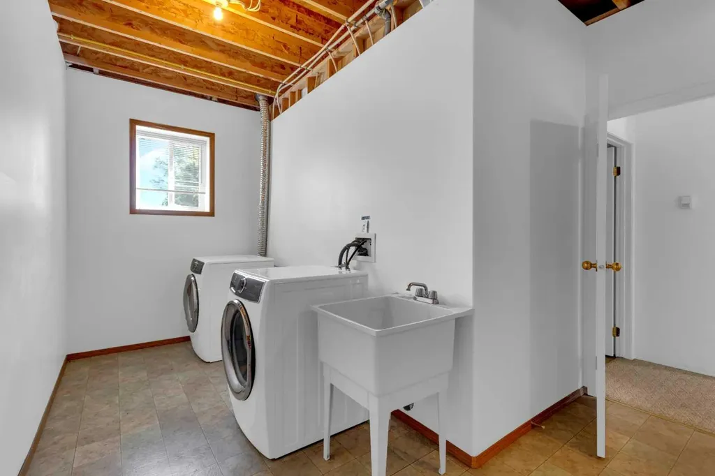 5061 48 Avenue Stavely AB T0L 1Z0