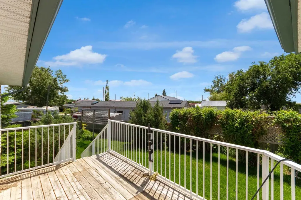 5061 48 Avenue Stavely AB T0L 1Z0