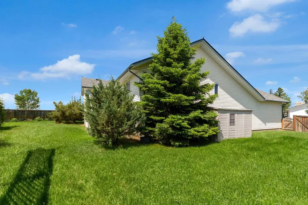 5061 48 Avenue Stavely AB T0L 1Z0