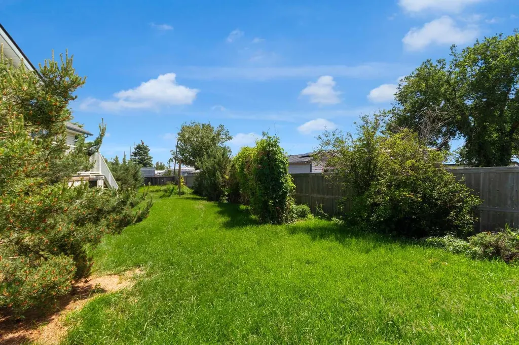 5061 48 Avenue Stavely AB T0L 1Z0