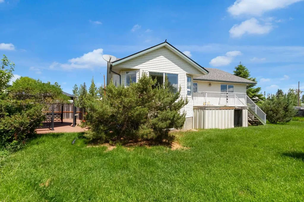 5061 48 Avenue Stavely AB T0L 1Z0