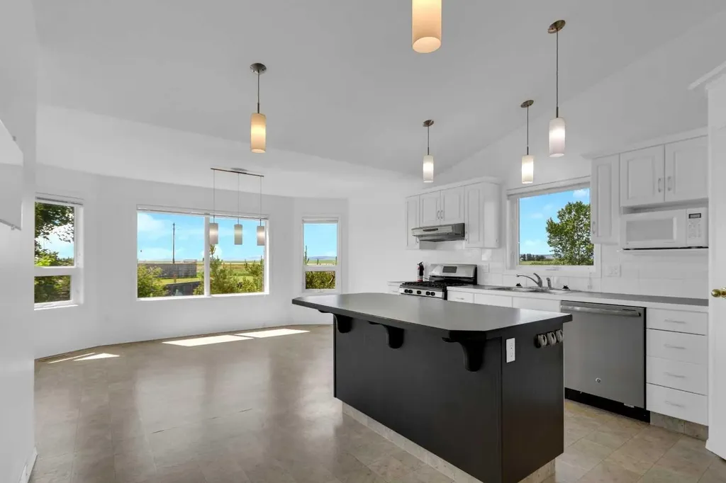 5061 48 Avenue Stavely AB T0L 1Z0
