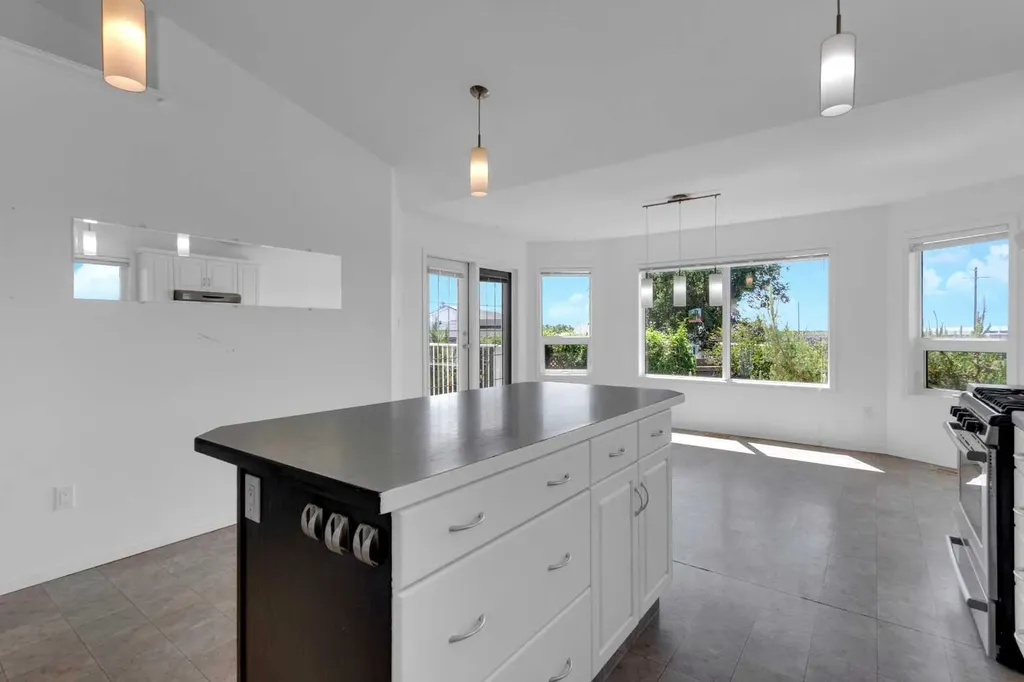 5061 48 Avenue Stavely AB T0L 1Z0