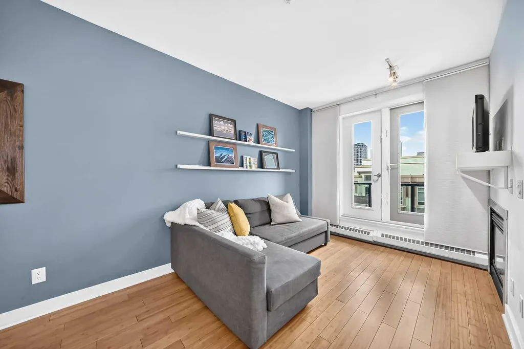 328 21 Avenue SW Calgary AB T2S 0G8