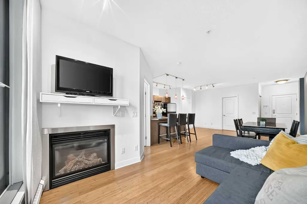 328 21 Avenue SW Calgary AB T2S 0G8