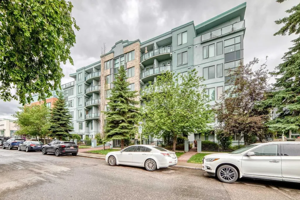 328 21 Avenue SW Calgary AB T2S 0G8