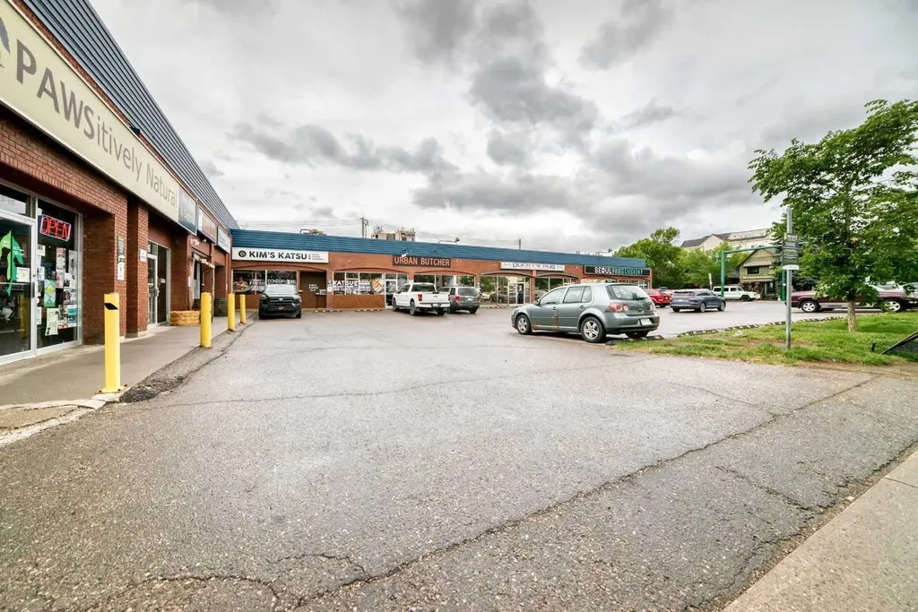328 21 Avenue SW Calgary AB T2S 0G8