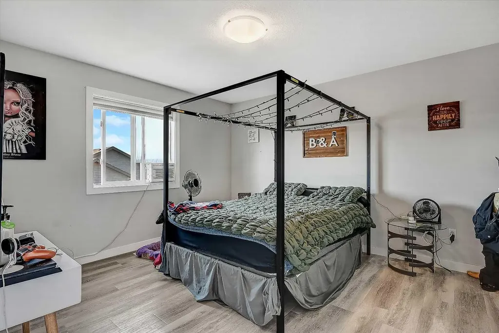 9505 113 Avenue Clairmont AB T8X0T2