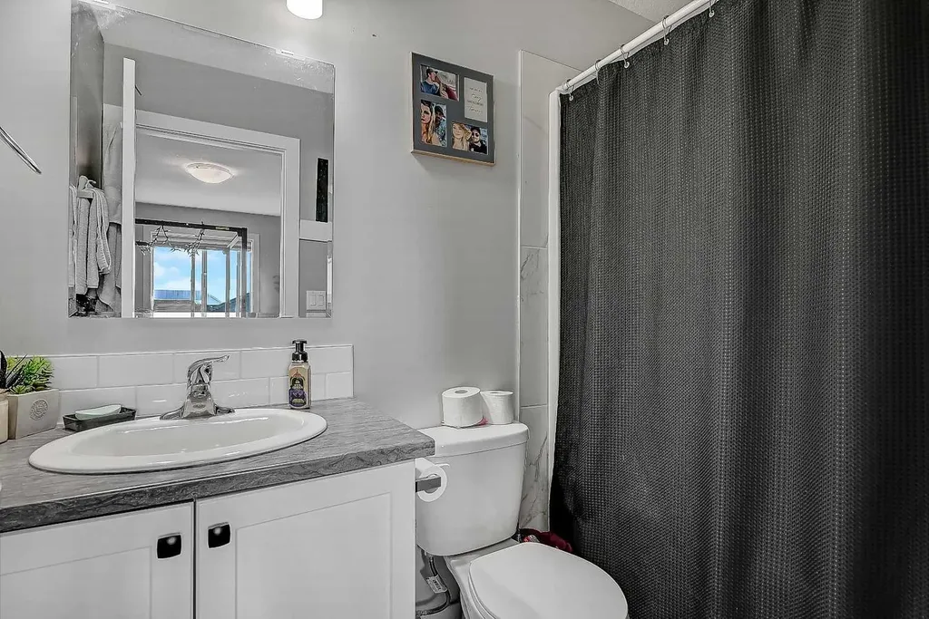 9505 113 Avenue Clairmont AB T8X0T2