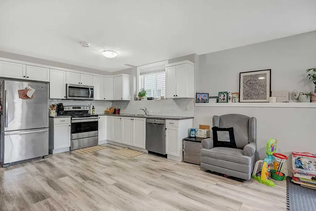 9505 113 Avenue Clairmont AB T8X0T2