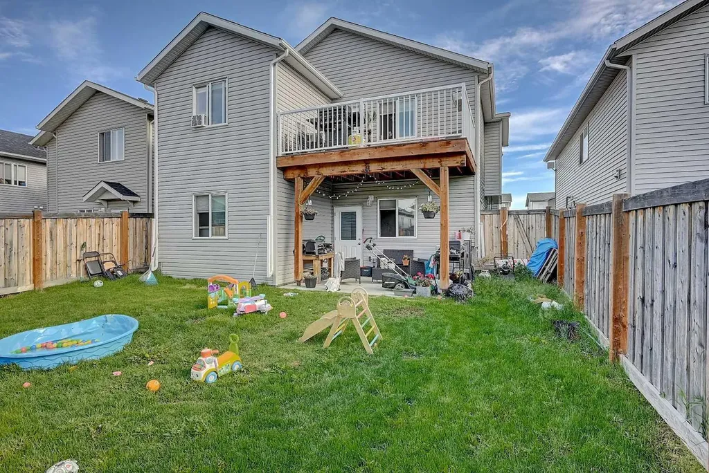 9505 113 Avenue Clairmont AB T8X0T2