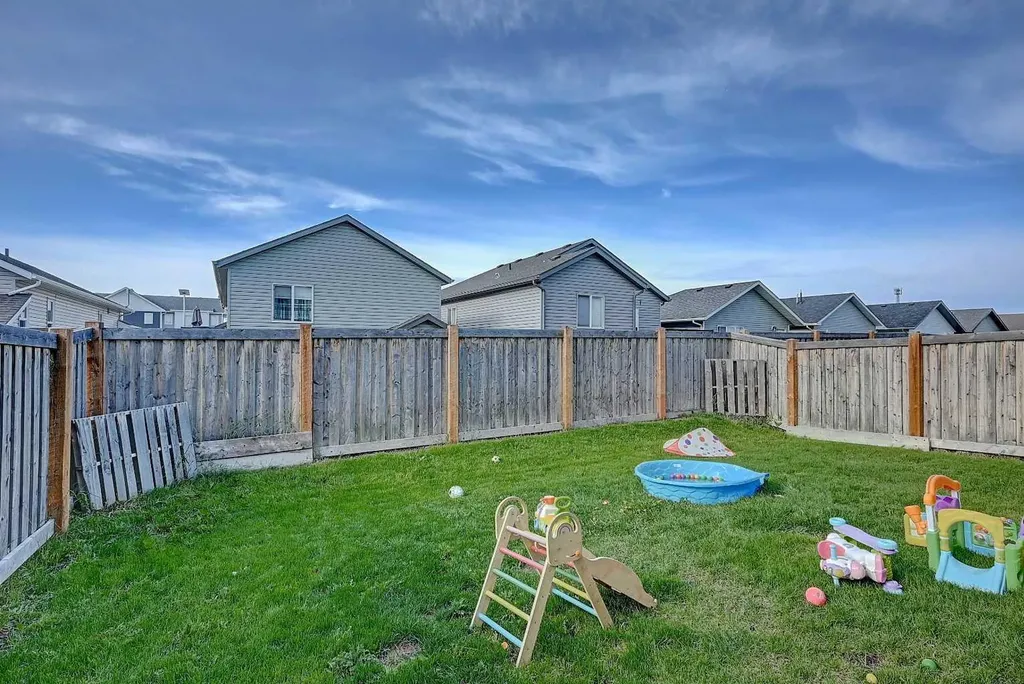 9505 113 Avenue Clairmont AB T8X0T2
