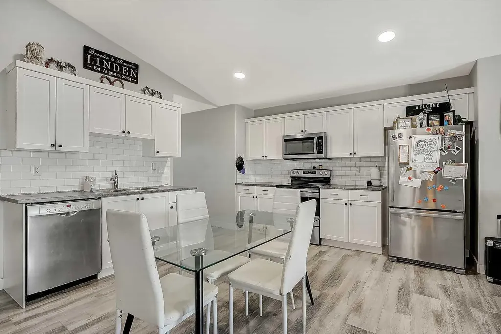 9505 113 Avenue Clairmont AB T8X0T2