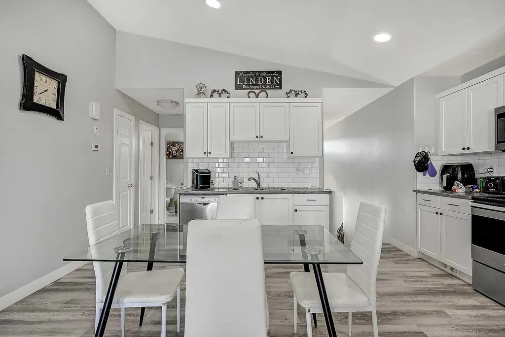9505 113 Avenue Clairmont AB T8X0T2