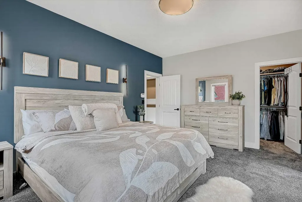 7017 85 Street Grande Prairie AB T8X 0J3