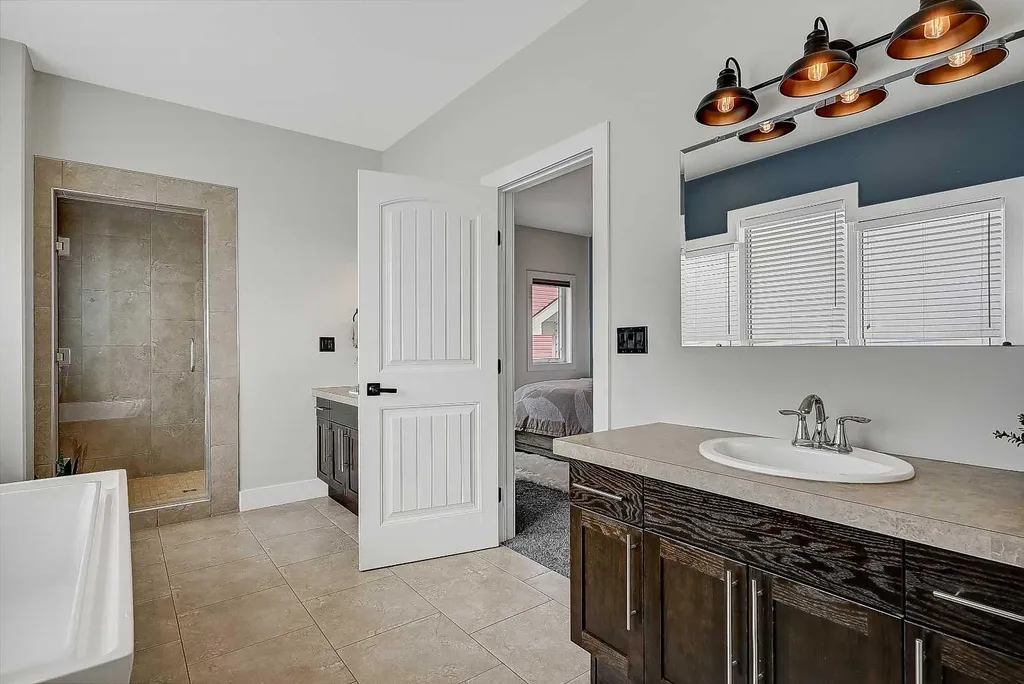 7017 85 Street Grande Prairie AB T8X 0J3