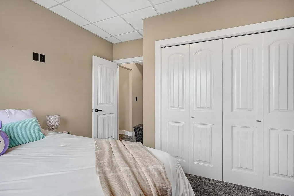 7017 85 Street Grande Prairie AB T8X 0J3